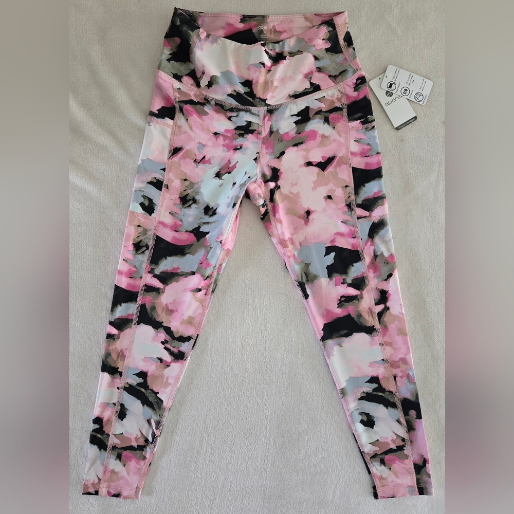 Apana 7/8 Leggings NWT